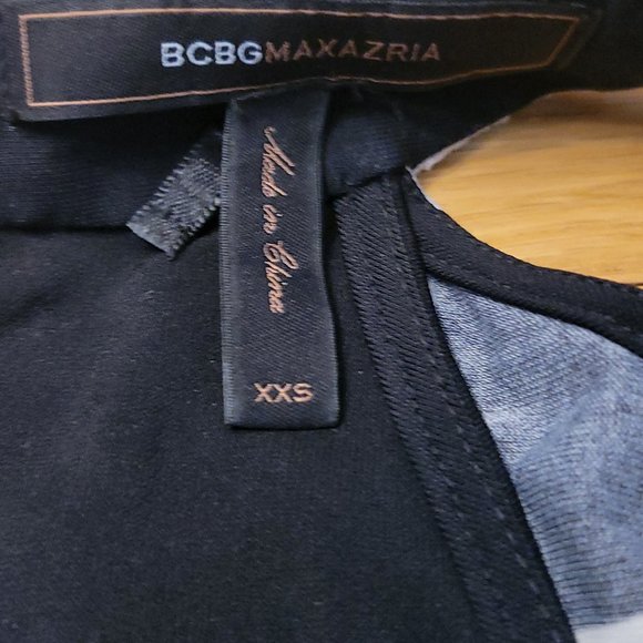 Gorgeous black and white gown - Picture 4 of 4